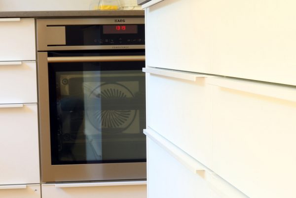 kuechenanfertigung-Kueche-weiss-ultramatt-01